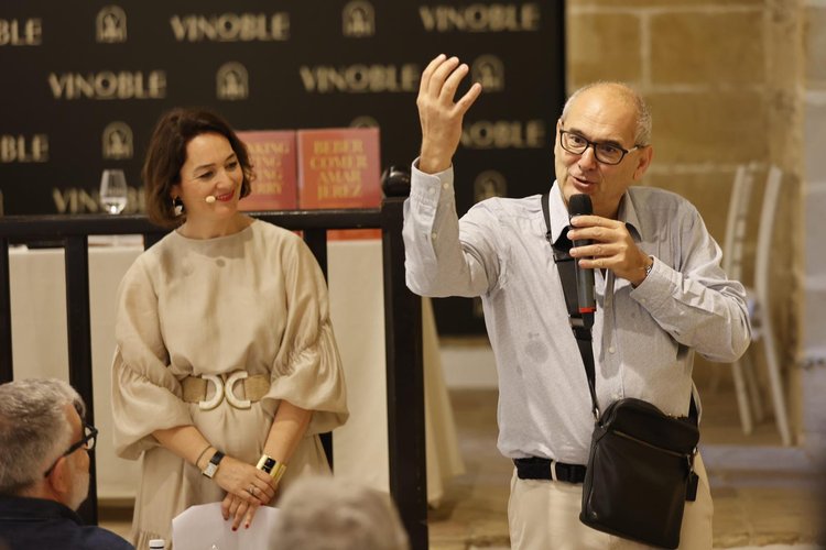 PRESENTACIÓN LIBRO VINOBLE (8)