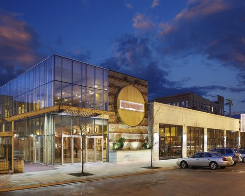 city_winery_chicago_exterior_night_credit_corey_gaffer_c_hedrich_blessing_0.jpg