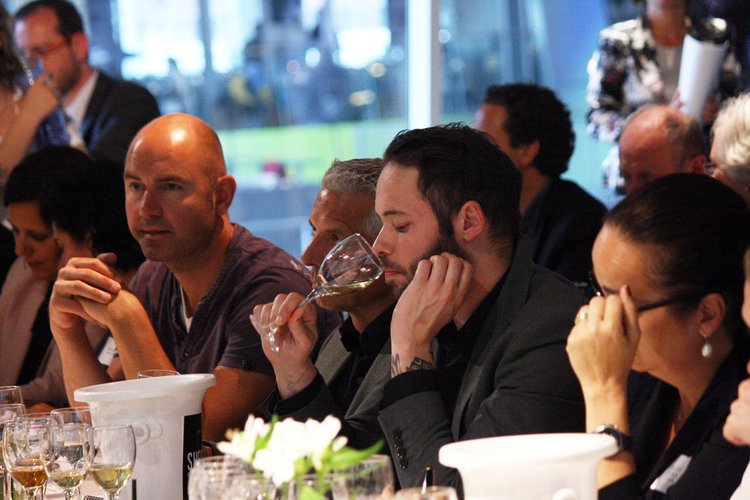 Opperste concentratie tijdens het proeven