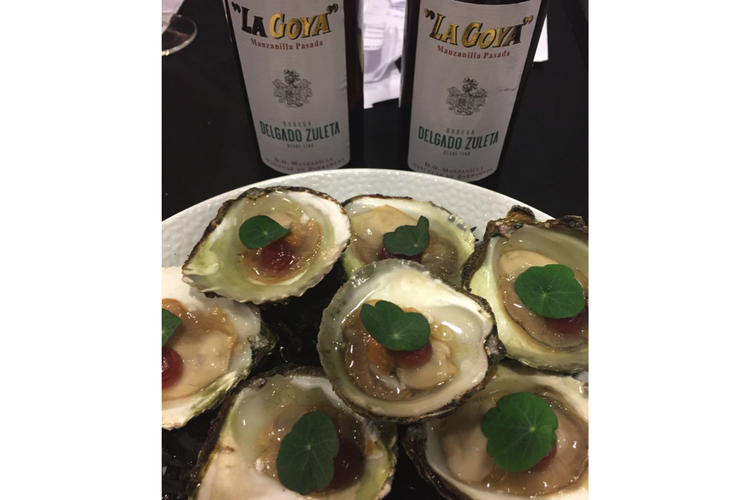 Oesters met olijf en sardinemousse